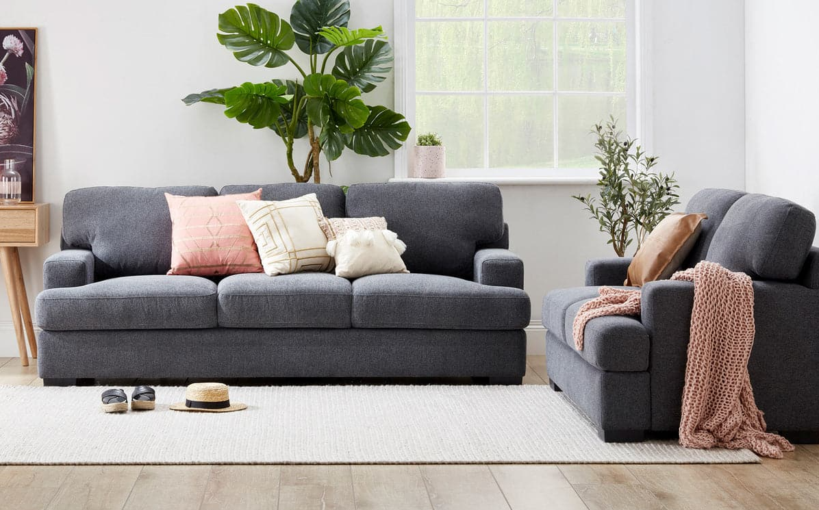 Give a New Look to Your Living Room with Lounge Suites